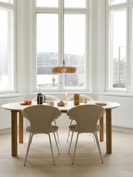 Umage Extendable oak dining table Comfort Circle