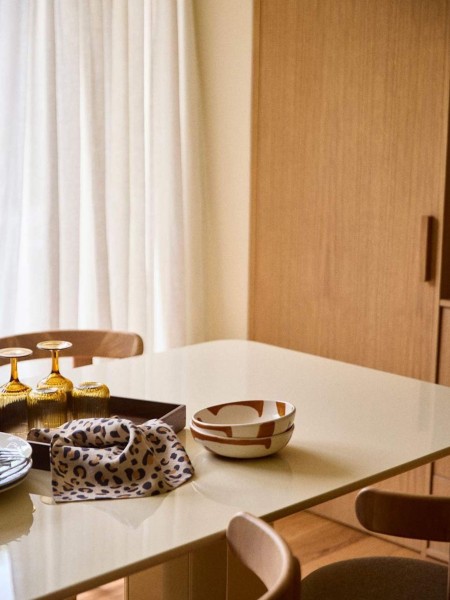 gabrielle paris Lacquered rectangular dining table Joe