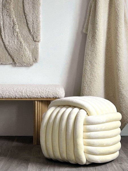 opjet-tabouret-en-velours-passementerie-ecru