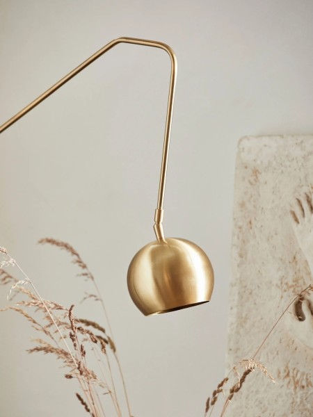 nordal-athene-brass-wall-lamp-globe