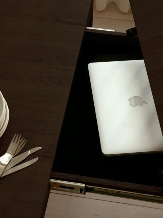 Umage heartnsoul dining table 120