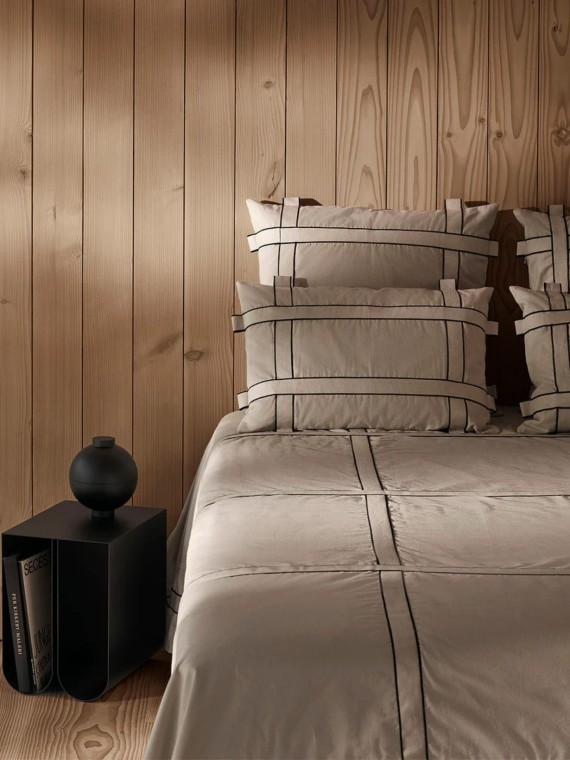 kristina dam Curved steel side table