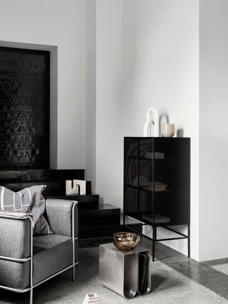 kristina dam Curved side table in raw steel Curved