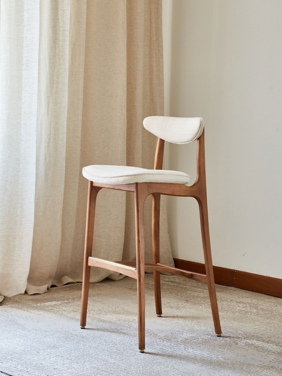 366 Concept 200-190 bar chair in solid ash and bouclette fabric