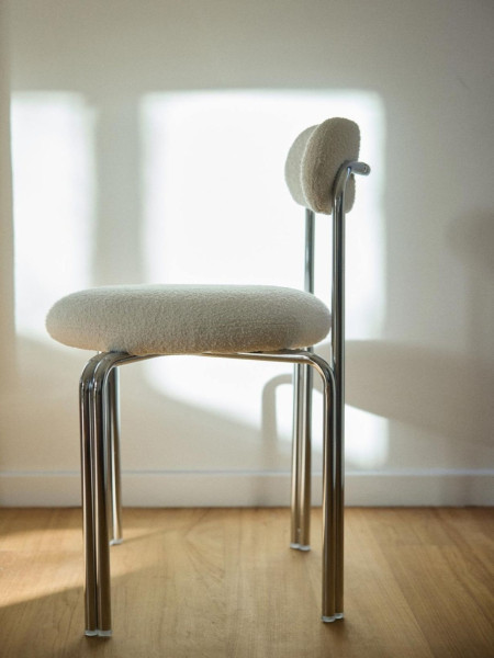 Gabrielle Paris Chaise de table Violette en acier chromé et tissu bouclette
