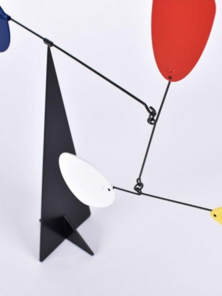 Volta - Standing mobile, Paris 48 | MBS Design