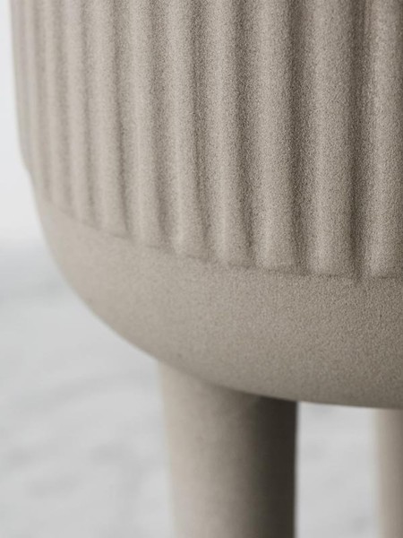 Terracotta-planter-Nils-S-kristinadam