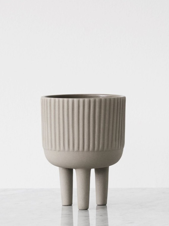 Terracotta-planter-Nils-S-kristinadam