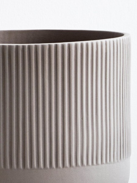 Terracotta-planter-Nils-L-kristinadam