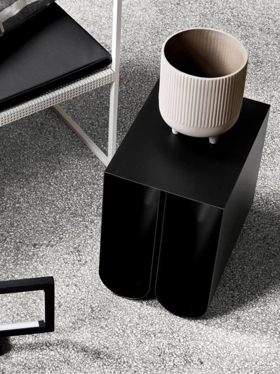 Cache-pot-en-terre-cuite-Nils-L-kristinadam