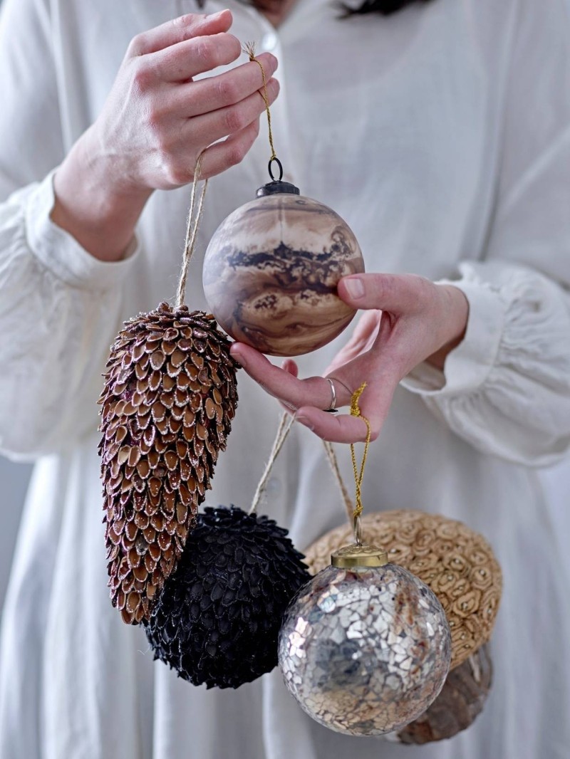 Pine cone Christmas ornament, Phada Bloomingville