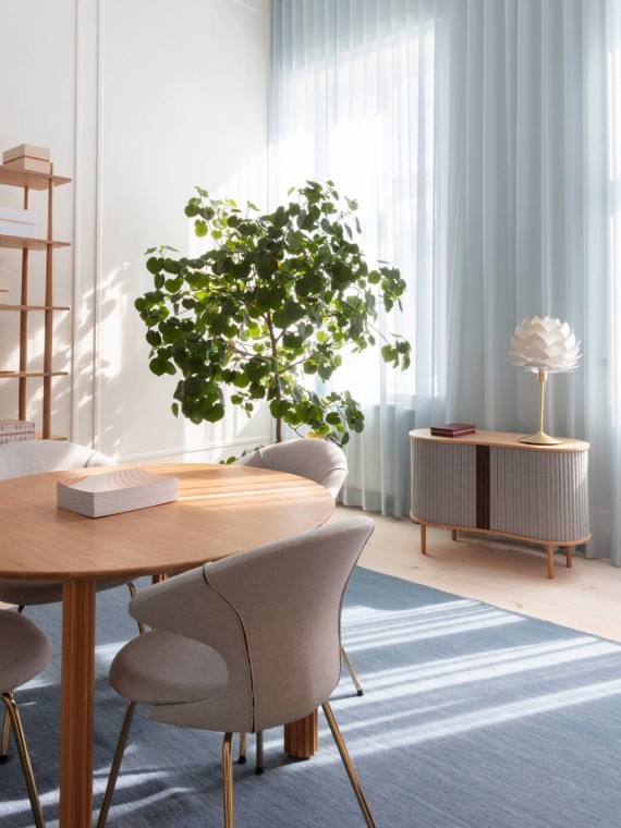 Umage Table Comfort Circle chêne clair