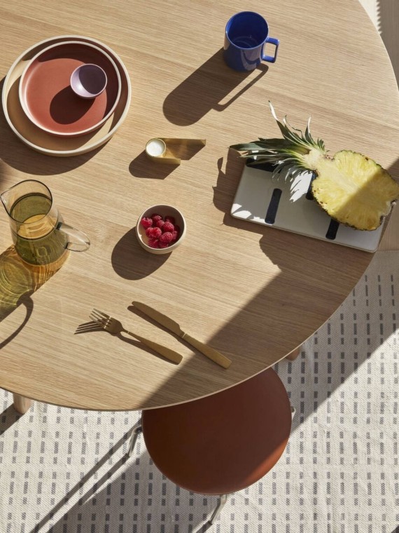 Table à manger ronde en chêne, Hübsch Ground