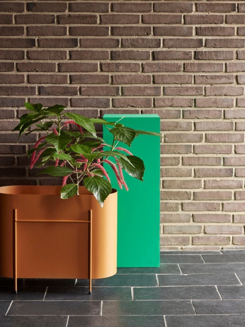 Jardinière Oblong d'intérieur sur pied en fer Hübsch