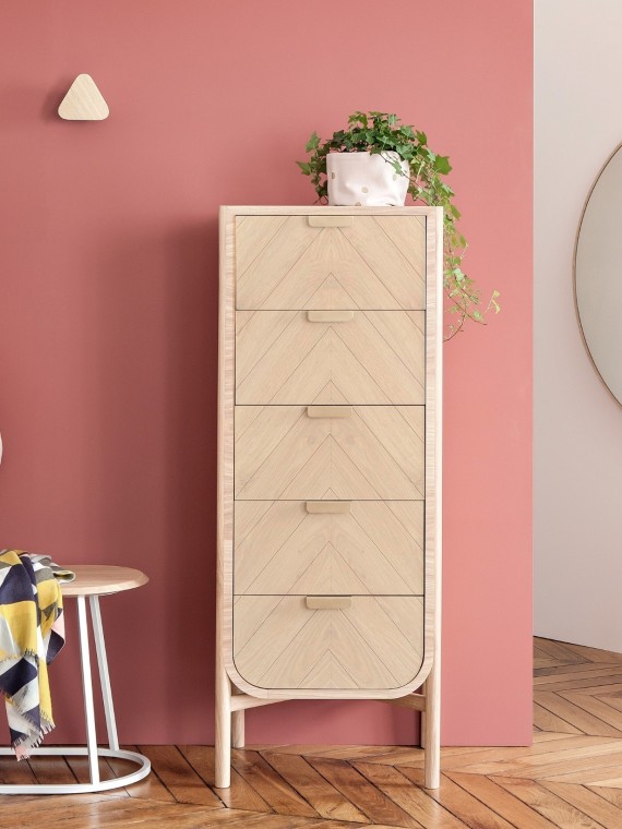 Tall chest in oak, Marius Hartô