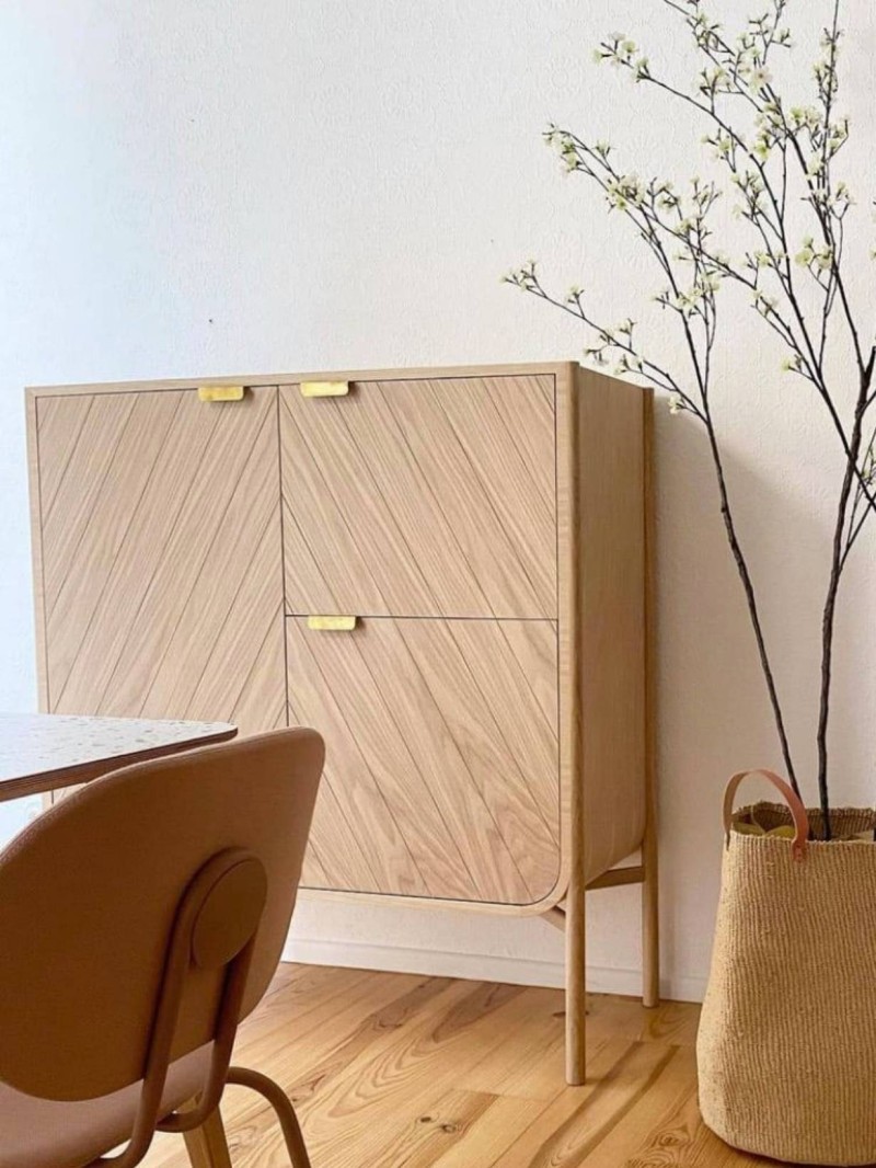 Natural oak china cabinet, Marius Hartô