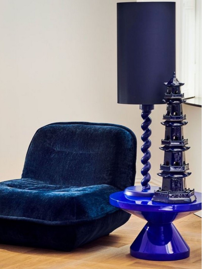 Dark blue lacquered coffee table, Zig Zag Pols Potten