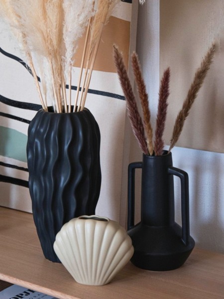 Object Coki vase in light grey shell ceramic