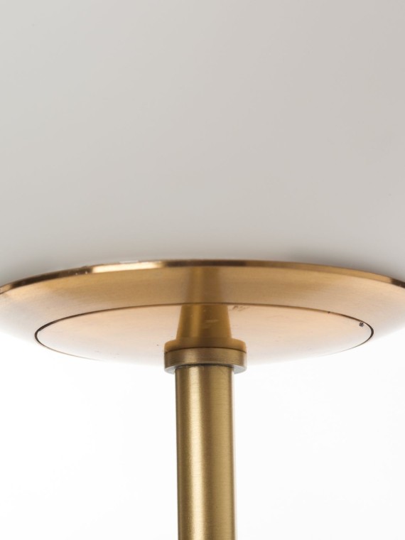 Pols Potten Lampe de bureau Full Moon en marbre et verre opalin