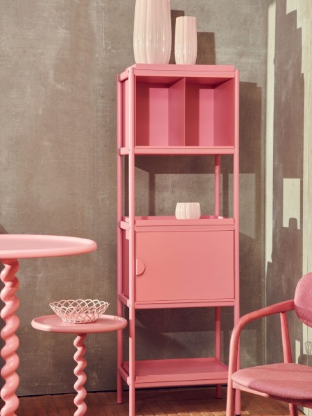 étagère rose  en métal, Toss Tall cabinet
