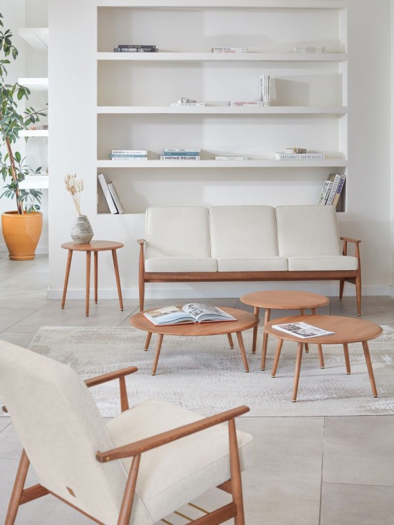 366 concept 3-seater sofa in solid ash Fox in cream coco fabric