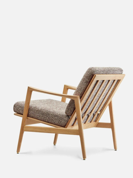 Fauteuil en bois de chêne Stefan, tissu marron
