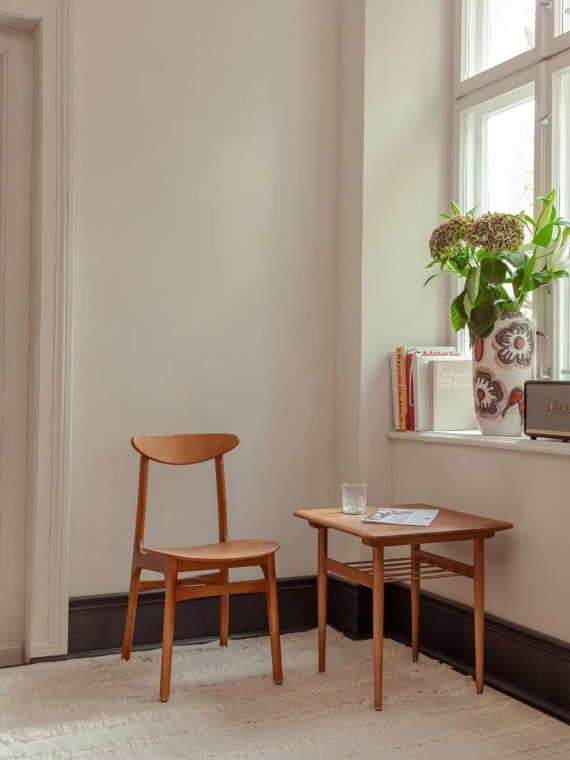 Chaise en frêne massif, collection Timber