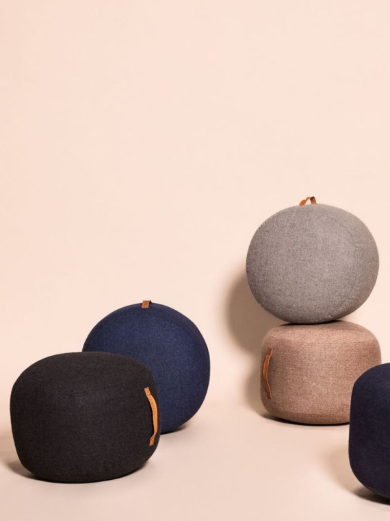 Hübsch - Woollen pouf Mochi with a leather strap | MBS Design