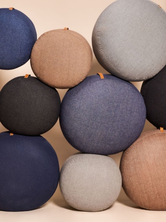 Hübsch - Woollen pouf Mochi with a leather strap | MBS Design