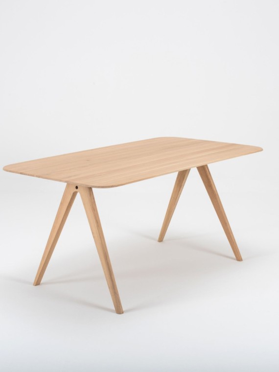 Dining table in oiled solid oak, Ava