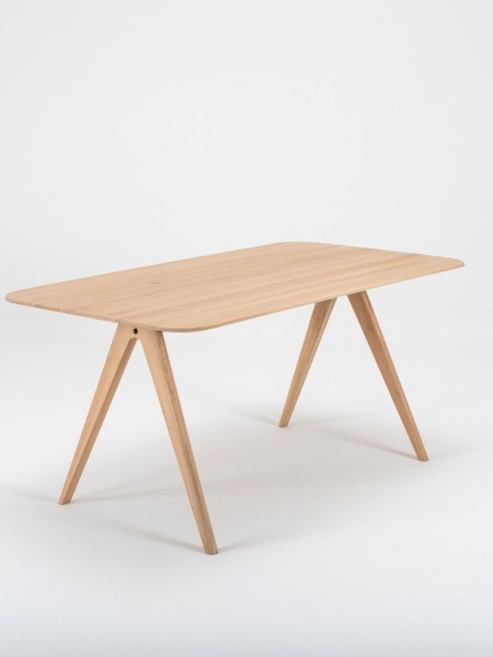 Dining table in oiled solid oak, Ava