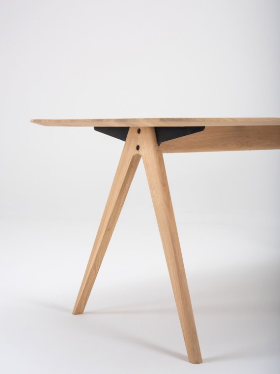 Dining table in oiled solid oak, Ava