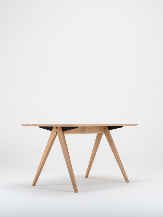 Dining table in oiled solid oak, Ava