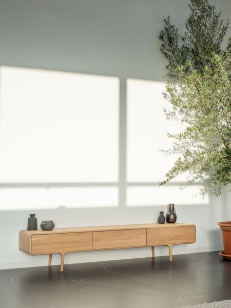 Meuble TV en chêne massif, Faon, 3 tiroirs