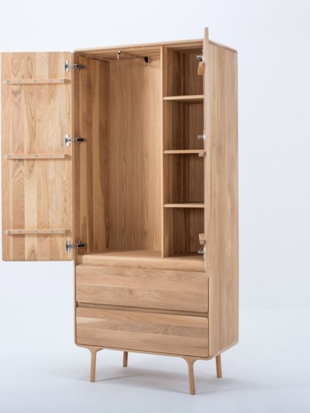 Armoire en bois de chêne massif Faon, GAZZDA | MBS Design