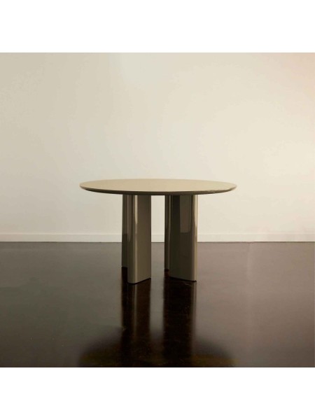 Lacquered round dining table, Joe