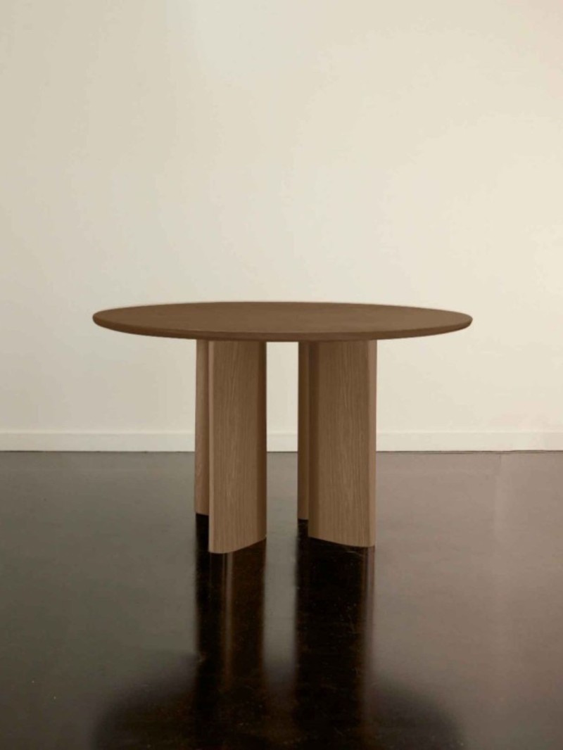 Round dining table in natural ash, Joe