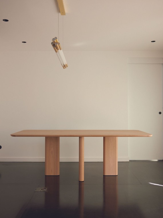 Rectangular dining table in varnished Ash wood, Joe