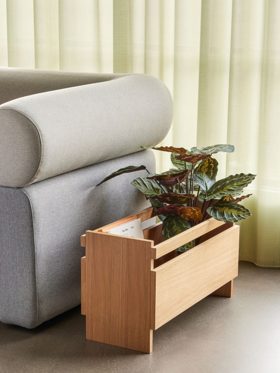 Planter in natural oak wood, Forma Hubsch