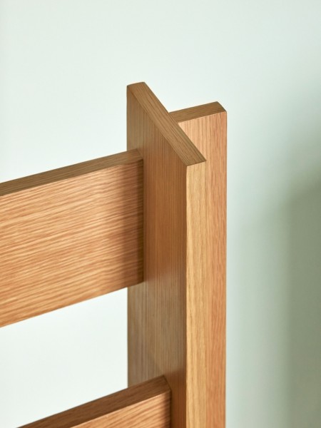 Porte revues/ Cloison en bois de chêne naturel, Forma Hubsch