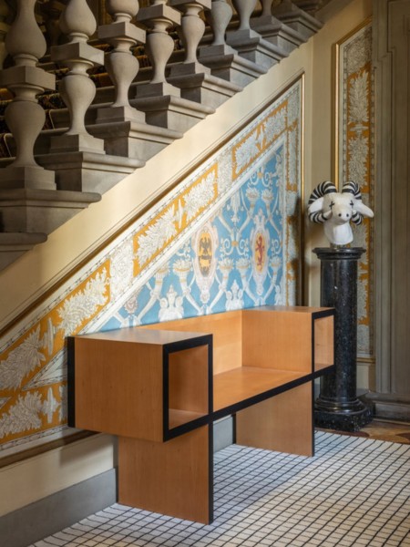 Banc en bois, Canton polotronova