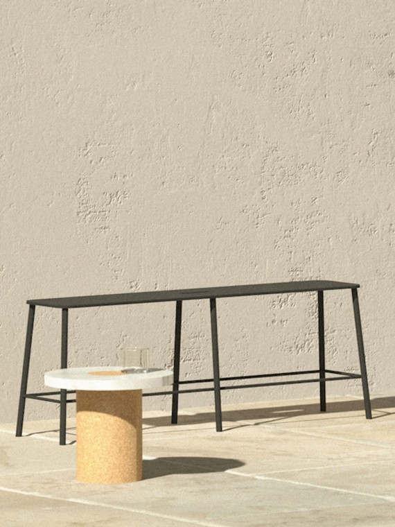 Banc noir en acier, Adam Mono frama