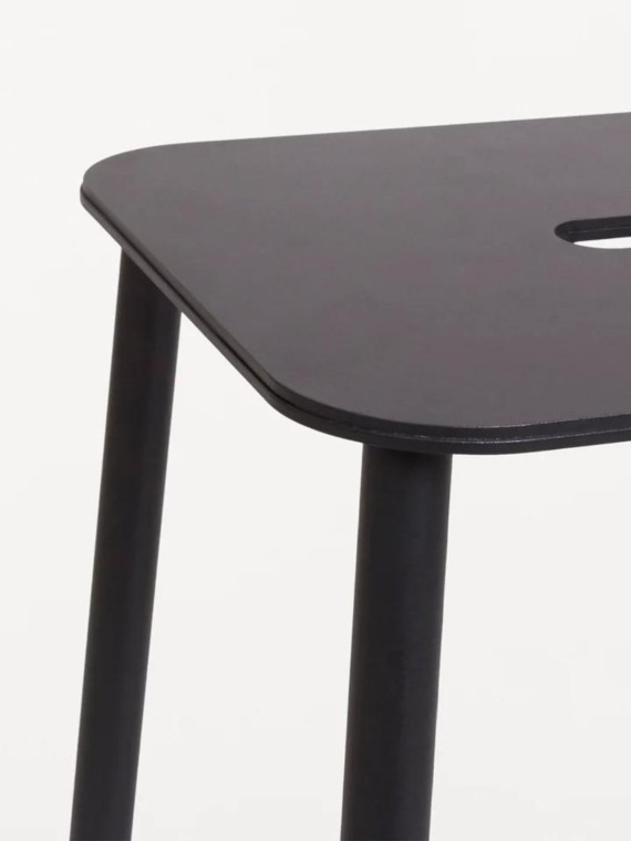 Tabouret Mono, Adam frama