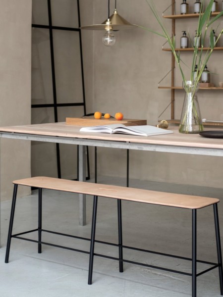 Banc en bois, Adam frama