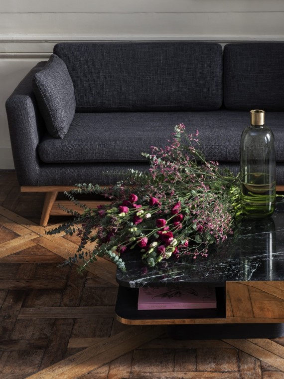 Red edition, Sofa in fabric or velvet, 210